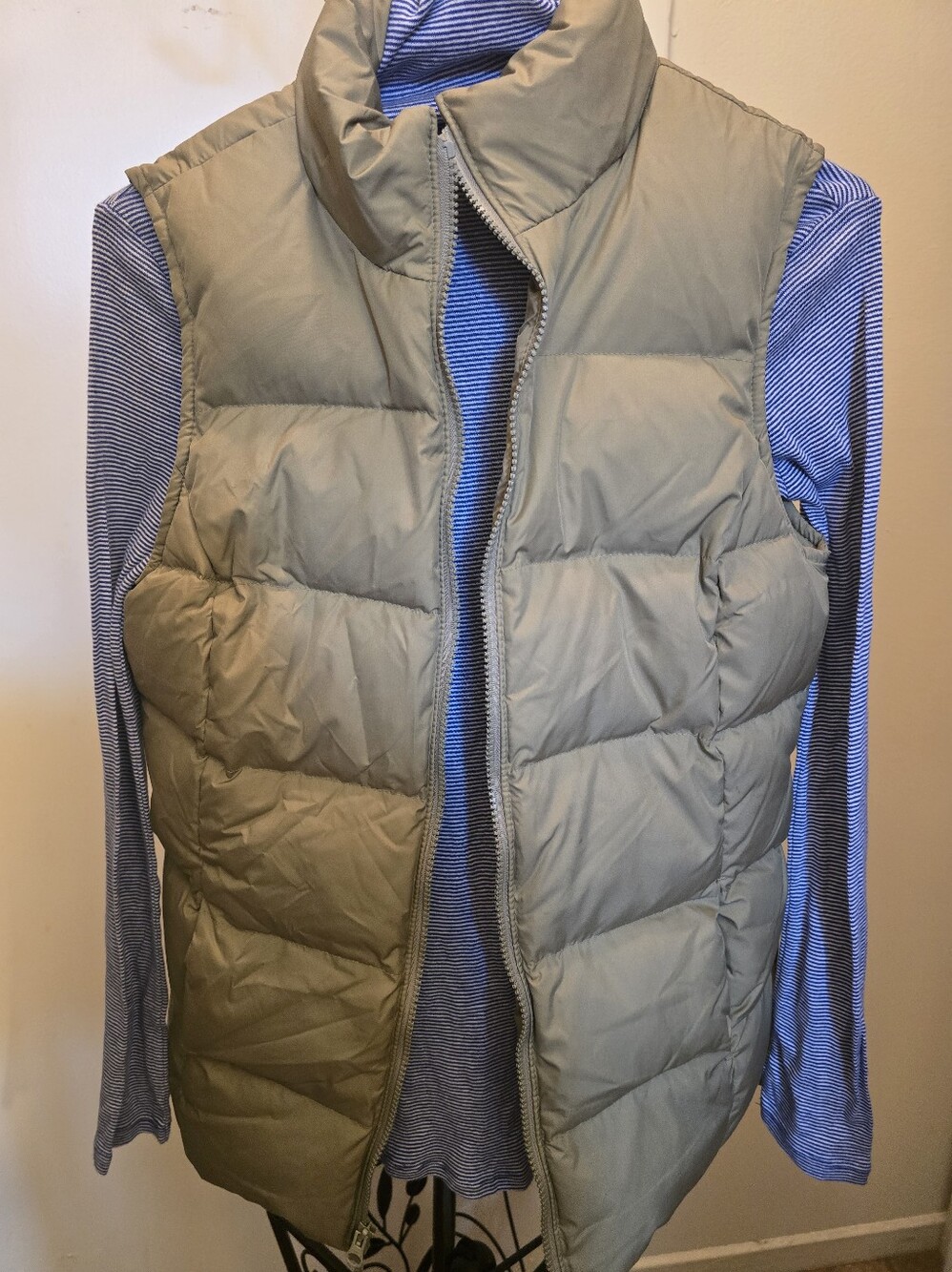 Nwt & Nwot Gap Bundle: Vest And Long Sleeves Turtle Neck Both Size Small